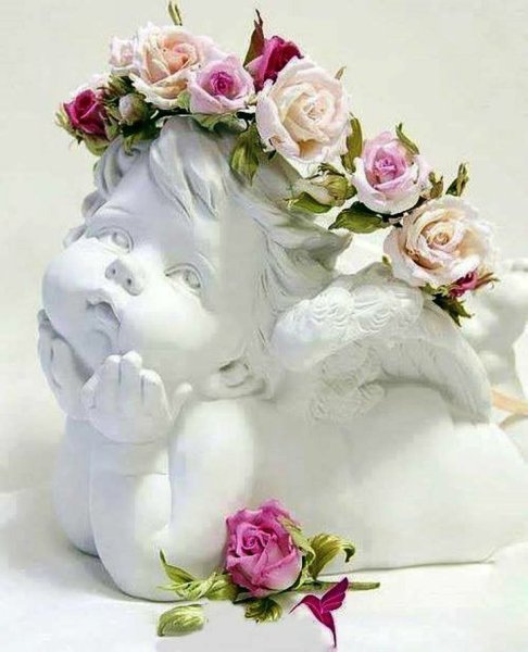 Ангел с цветами