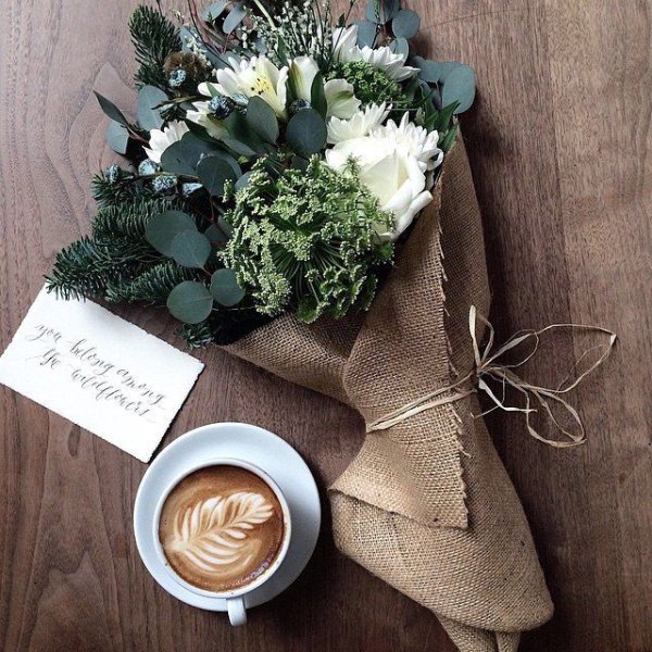 Кофе и цветы стильно