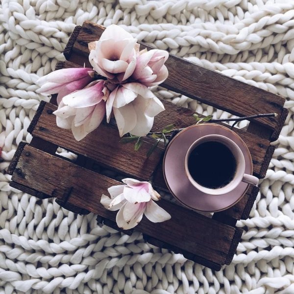 Кофе и цветы стильно