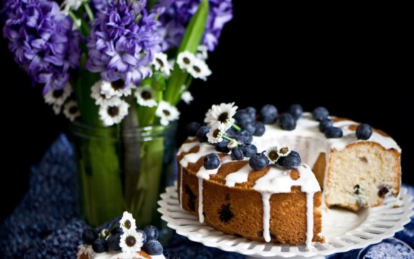 Цветы и пирожные