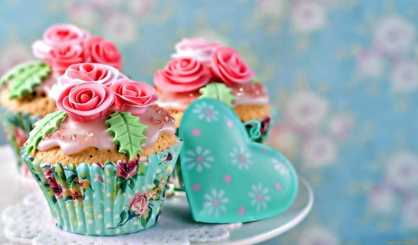 Весенние пирожные
