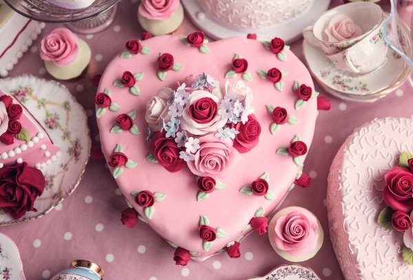 Красивые пирожные