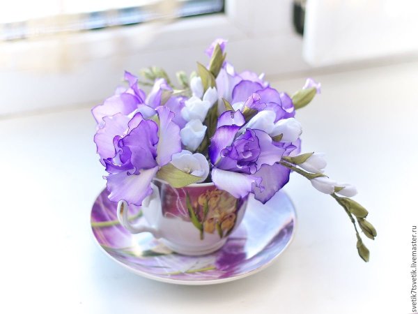Цветочная композиция в чашке