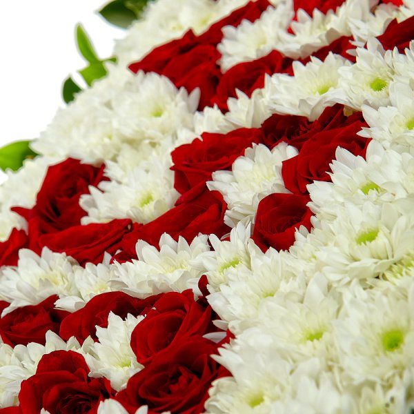 Розы и хризантемы