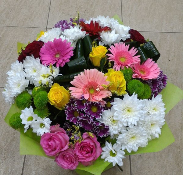 Букет " хризантемы Вайт Пинк"