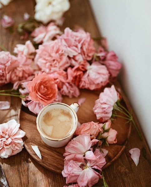 Кофе и цветы стильно