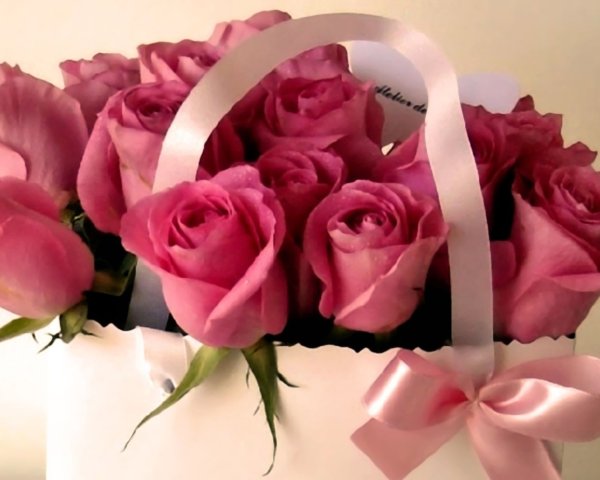 С днём рождения женщине