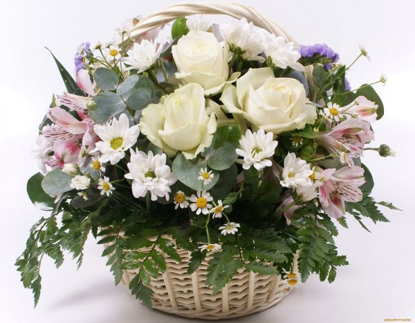 Шикарная корзина цветов