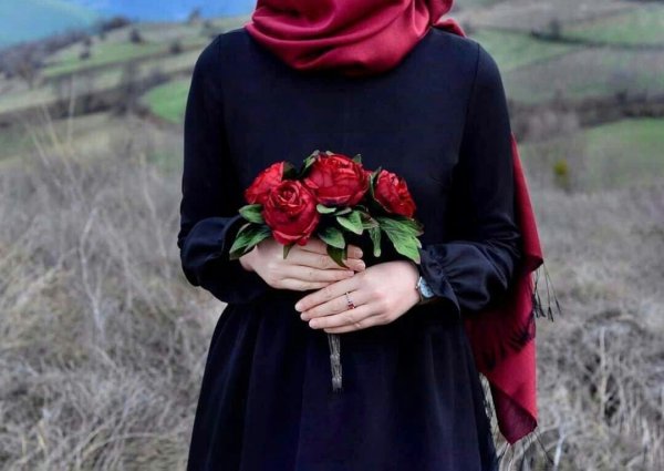 Девушка в планке без лица