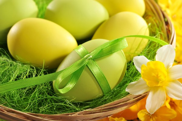 Натюрморт с пасхальными яйцами