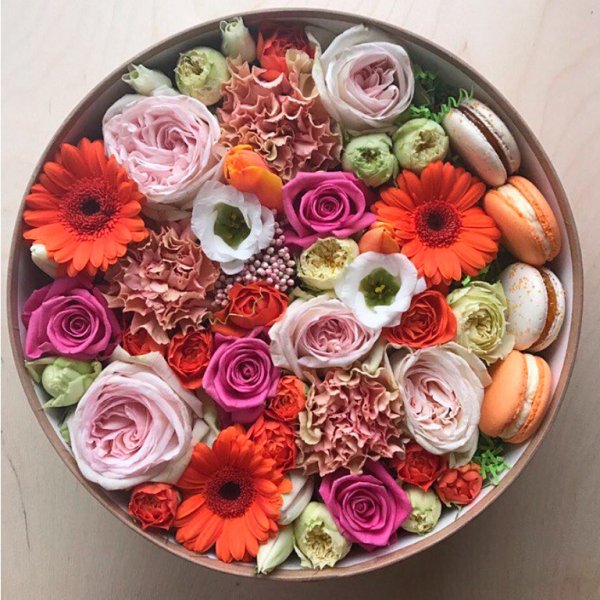 Коробки с цветами ассорти