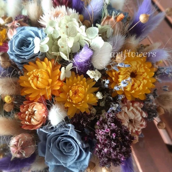 Букет ассорти из разных цветов