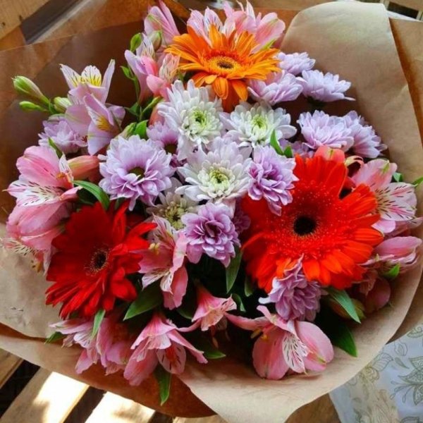 Букеты альстромерия Гербера Сантини