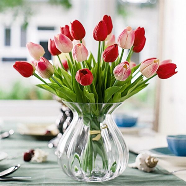 Тюльпаны в вазе