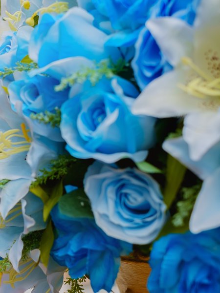 Цветы в голубых тонах