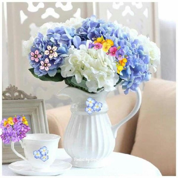 Гортензии в вазе