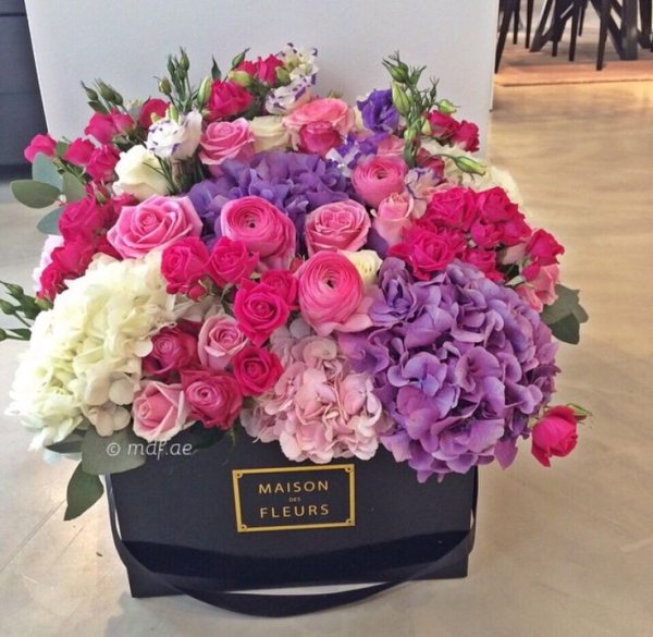 Мейсон Флауэрс цветы в коробке