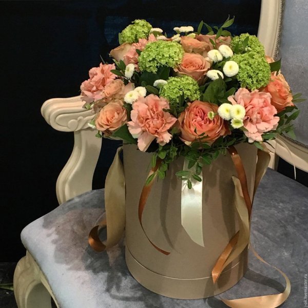 Огромные композиции из цветов