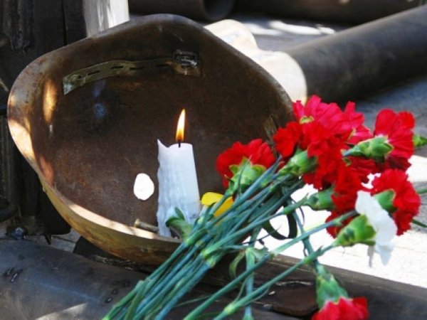 Оренбург мемориал Солдатская каска Оренбург