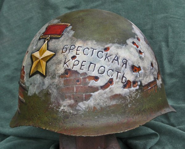 Мемориал Солдатская каска Оренбург