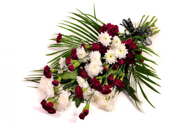 Траурный букет гвоздик