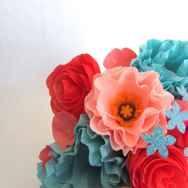 Цветы кораллового цвета