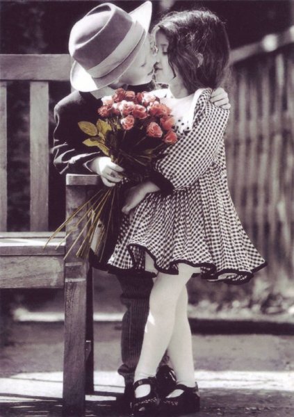 Мальчик дарит цветы мультяшный