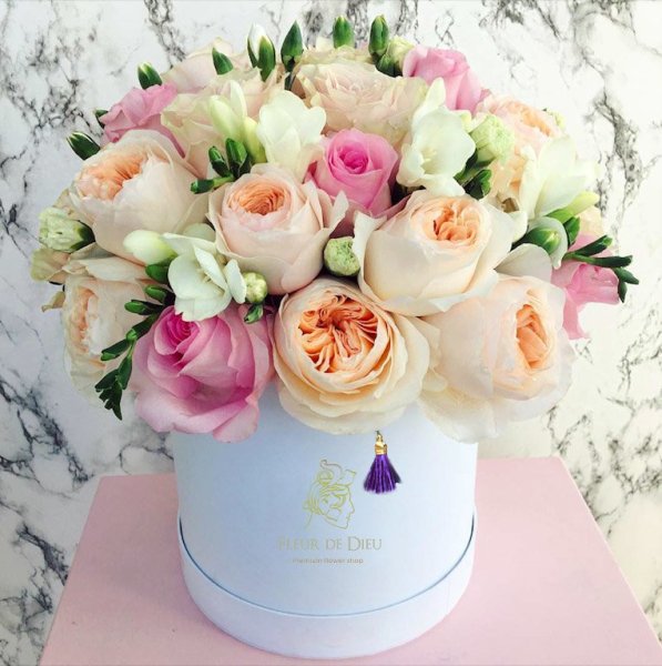 Цветы в коробке