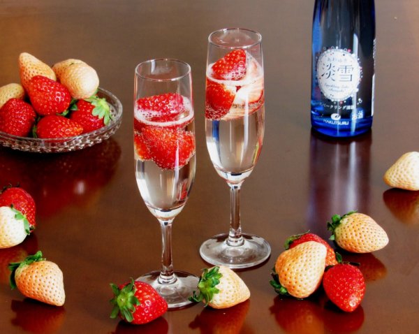 Шампанское с клубникой