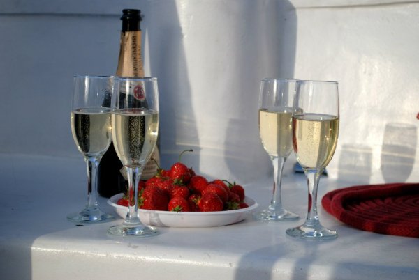 Клубника в коробке в подарок