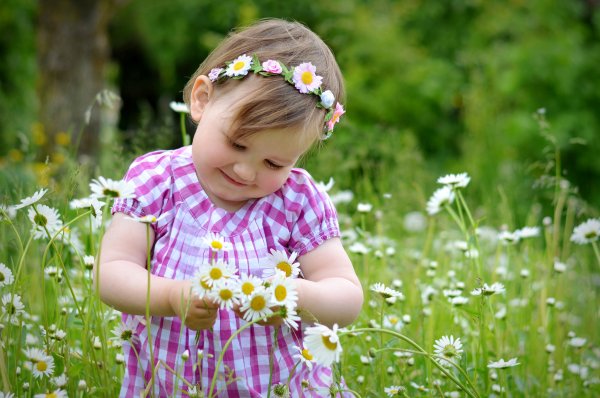 Девочка с цветами