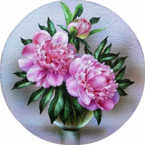 Пионы в круге