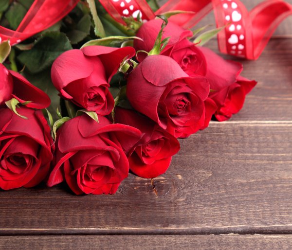 Красные розы