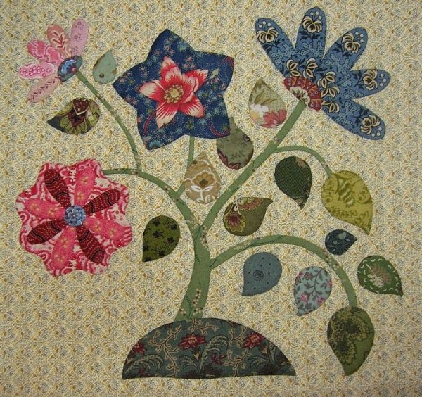 Аппликации цветов в пэчворке