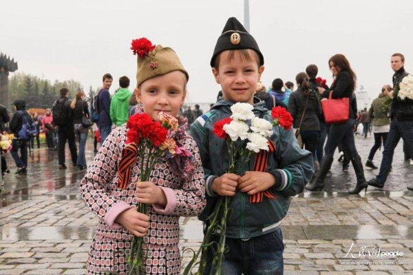 Дети на параде Победы