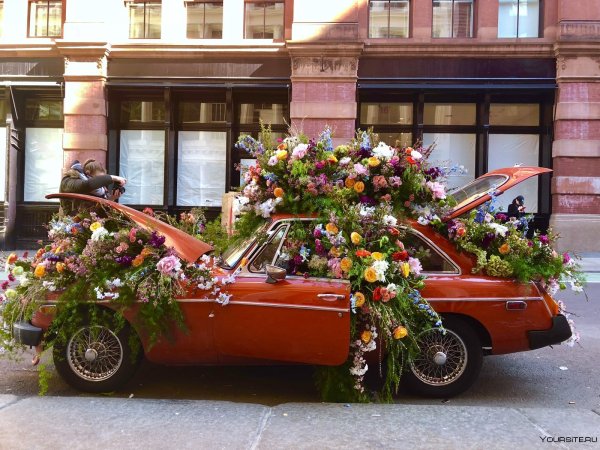 Цветочный автомобиль