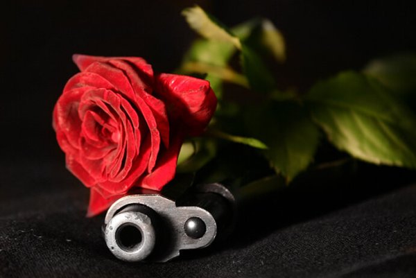 Пистолет с цветами