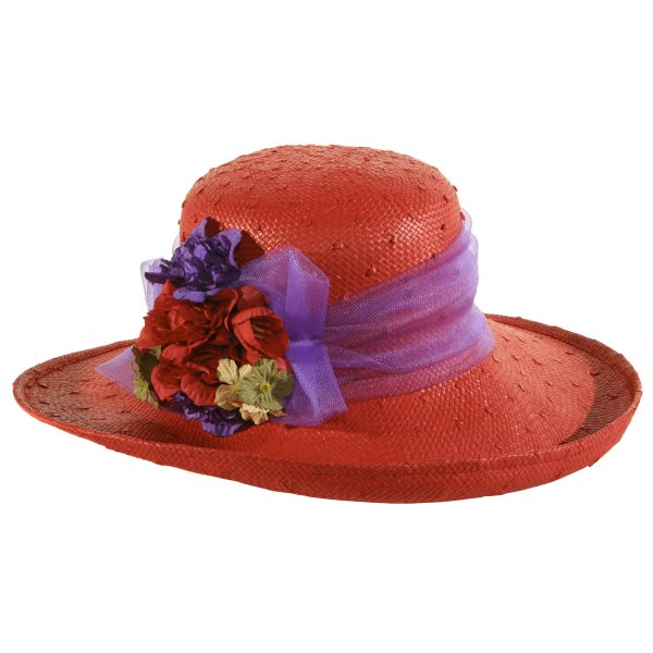 Шляпка на белом фоне