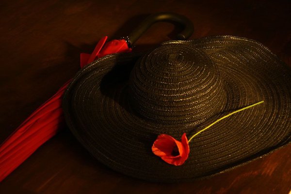 Натюрморт со шляпой