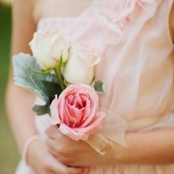 Букет в руках у девушки