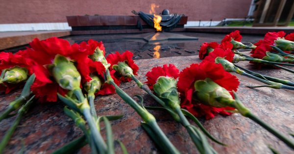 День Победы возложение цветов