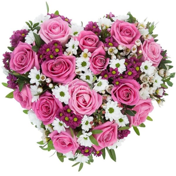 Композиция сердце из живых цветов
