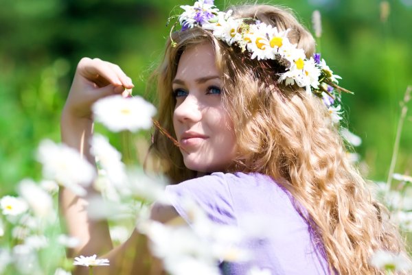 Венок из полевых цветов на голову