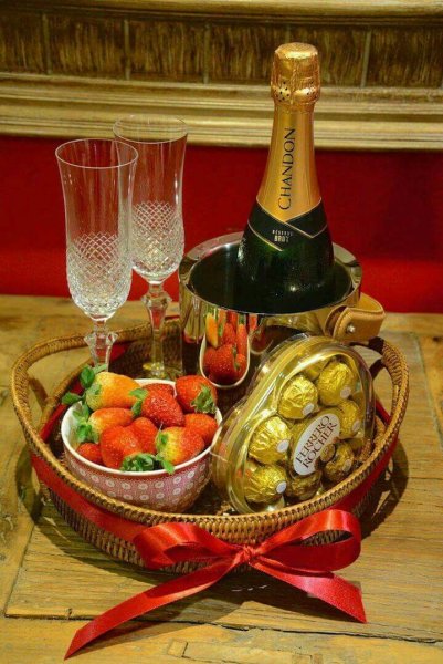 Розы торт шампанское