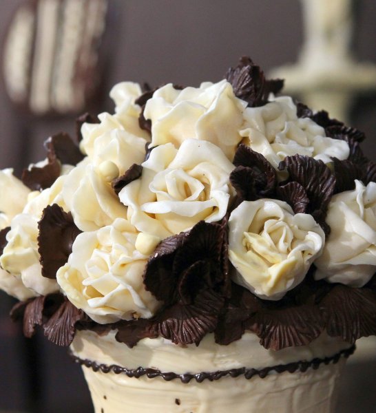 Цветы из шоколада