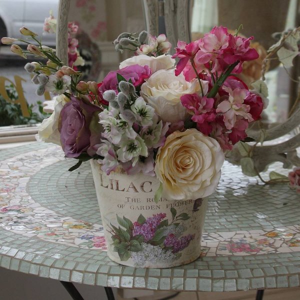 Розы в вазе