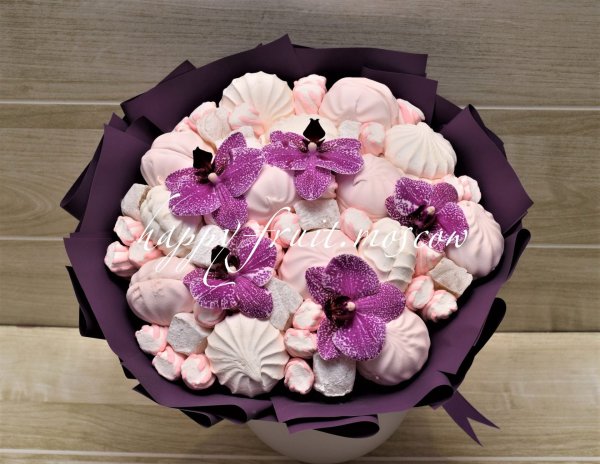 Сирень и сладости