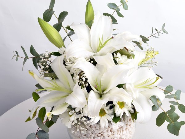 Хризантемы лилии розы ирисы+фрезии