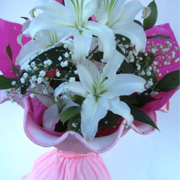 Букет цветов «лилии»