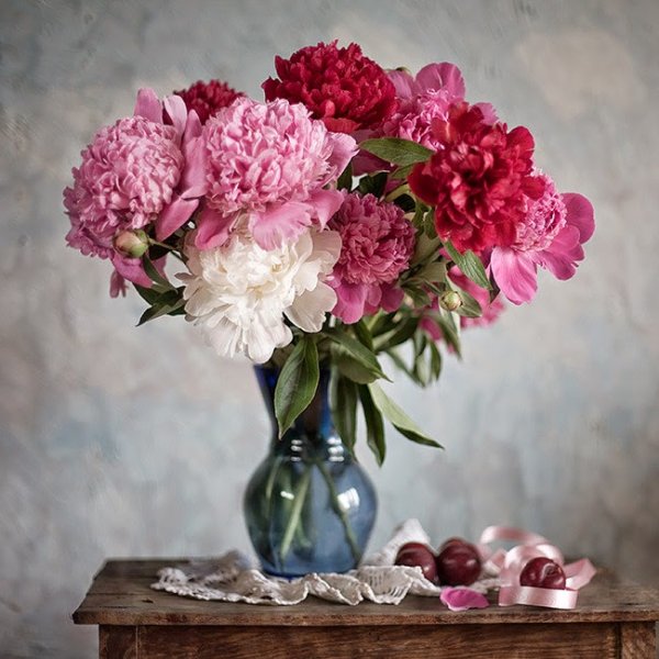 Пионы и анемоны букет